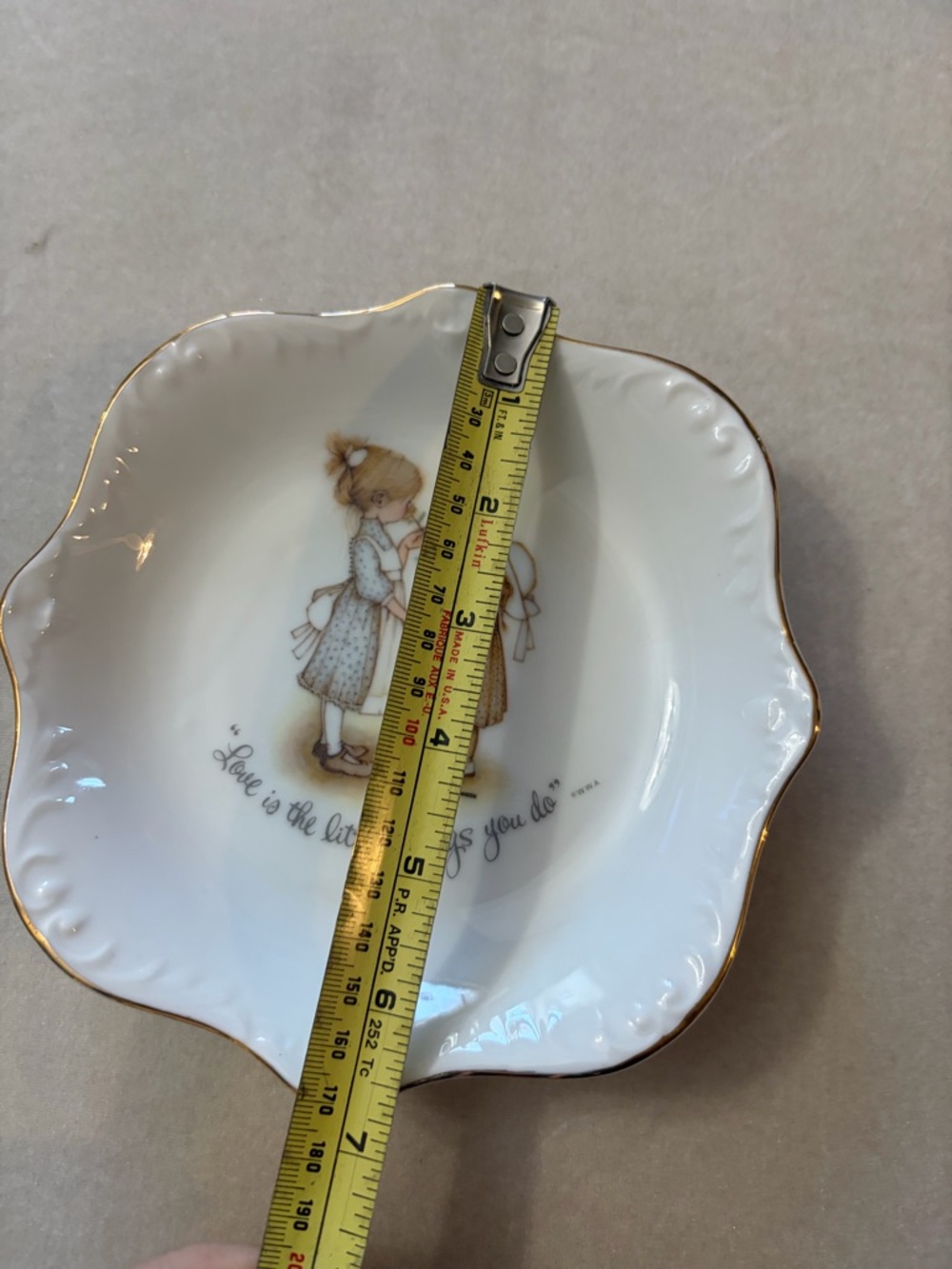 Decorative Porcelain Trinket Dish with Gold Trim - Picture 3 of 4